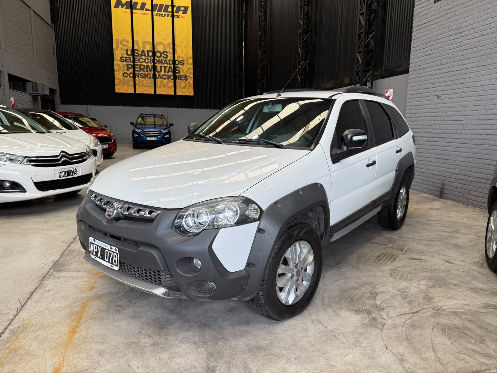 FIAT PALIO WEEKEND ADVENTURE 1.6 C/GNC (2013)